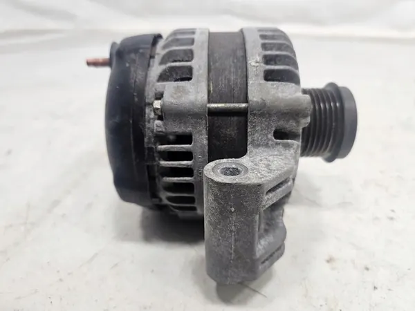 Jeep Grand Cherokee WK2 3.6 V6 Vaihtovirtageneraattori image 6