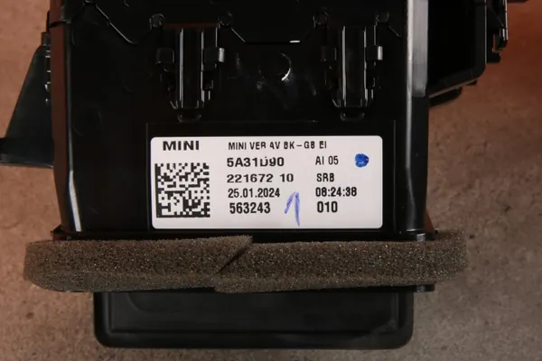 Grelha de admissão de ar central MINI F65 F66 F67 OEM 5A31D90 image 5