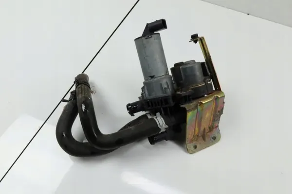 Mercedes W220 Wasser-Ventil OEM 2208300084 - Gebraucht image 3