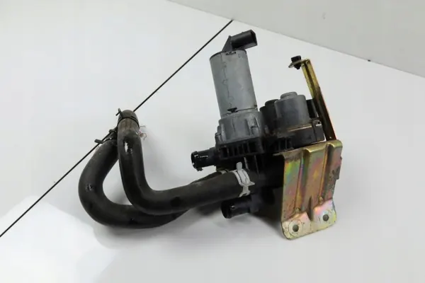 Mercedes W220 Wasser-Ventil OEM 2208300084 - Gebraucht image 4
