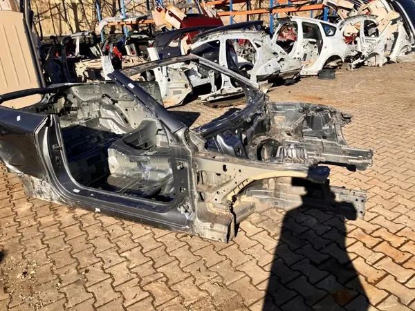 Painel lateral direito OEM TM31727 para Mercedes W238 Cabriolet image 2