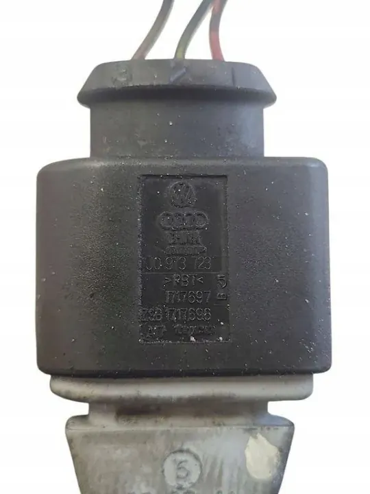 Hebebuchsenstecker OEM 1J0973723 für Audi A4 B8 image 4