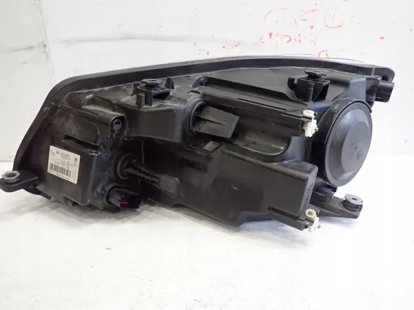 Oikea Etuvalaisin VW Caddy 2010-2015 image 4