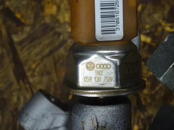 Ensemble de rampe de carburant AUDI A4 B8 8K A5 8T A6 C6 2.7 TDI image 6