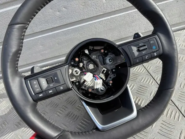 Volante Multifunção Nissan X-Trail T33 image 6