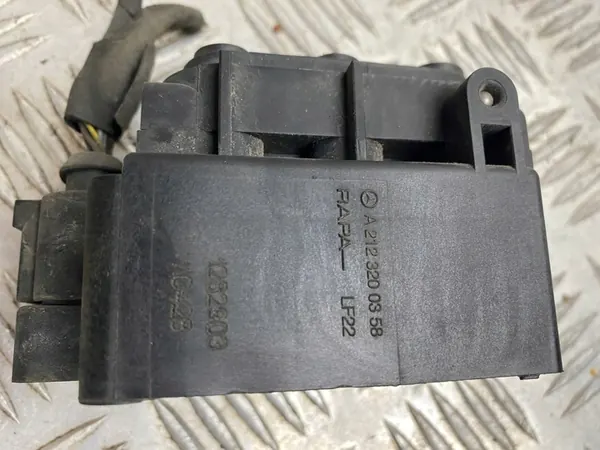 DISTRIBUIDOR AIRMATIC MERCEDES W221 2123200358 image 3