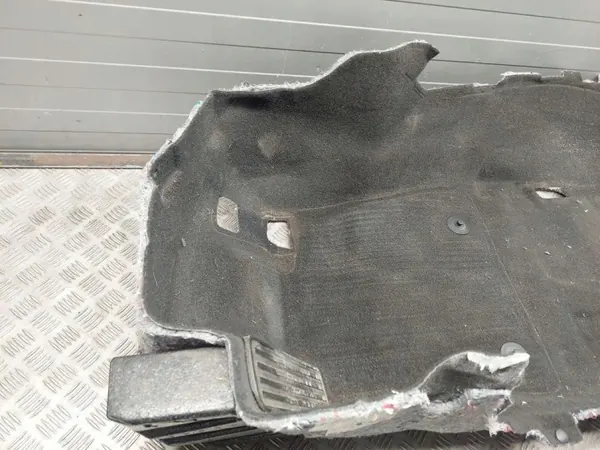 Tapete OEM 84068014 para Chevrolet Camaro 2016 image 6