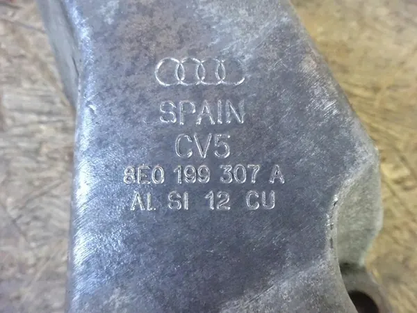AUDI A4 B7 2.0 TFSI Engine Mount Left 8E0199307A image 4