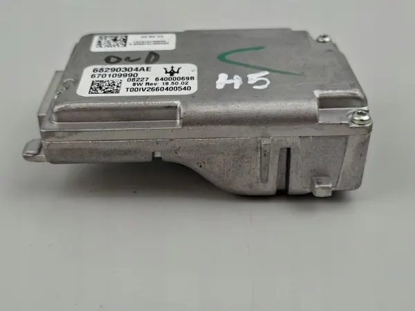 Caméra pare-brise avant Maserati Ghibli 2017 OEM 68290304AE image 4