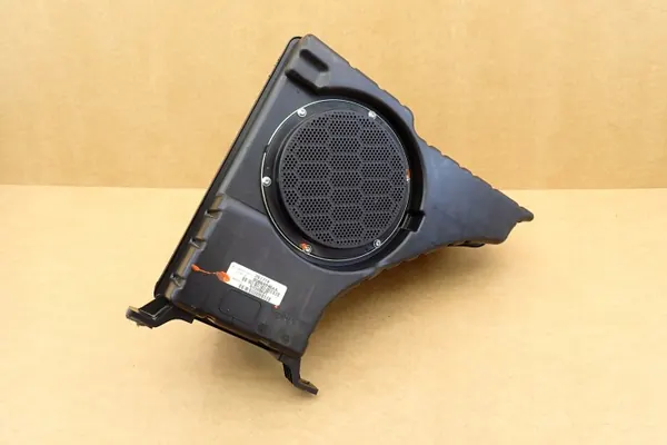 Caisson de basses OEM 05064946A pour Fiat Freemont/Dodge Journey image 10