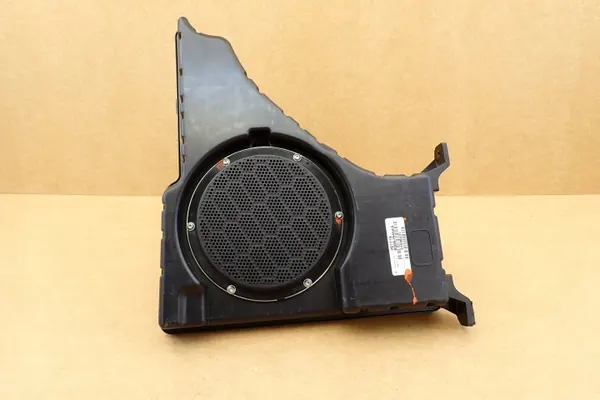 Caisson de basses OEM 05064946A pour Fiat Freemont/Dodge Journey image 3