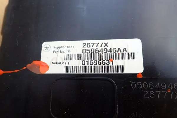 Caisson de basses OEM 05064946A pour Fiat Freemont/Dodge Journey image 4