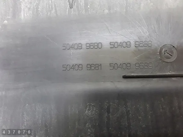 Iveco Daily Formowanie OEM 500334457 500327116 image 5