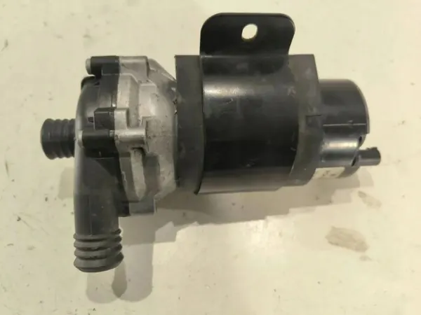 Bomba de agua Mercedes-Benz OEM 0005000386 - Usada image 5