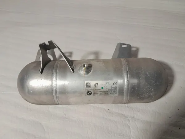 BMW Luftdruckbehälter OEM 6861937 - Gebraucht image 2