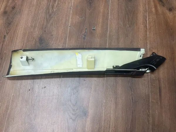 OEM CK52018C20AA Cubrepilar delantero derecho Land Rover image 7