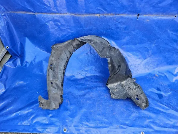 Toyota Prius III 09-15 Front Left Wheel Arch image 5
