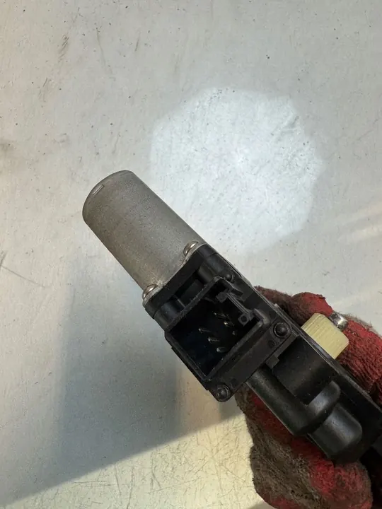 Raamhefmotor vooraan links Mazda 6 1999cm3 Diesel OEM 3231123 image 2