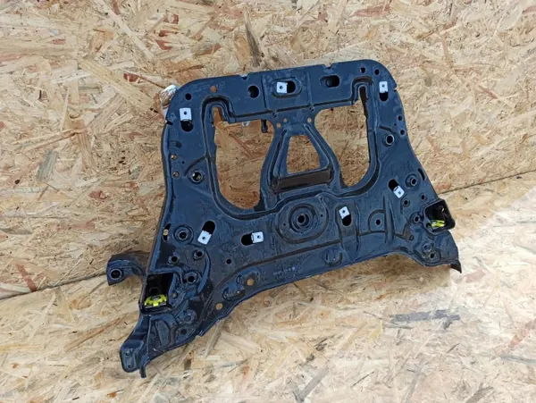 Traverse Mercedes CLA W118 OEM A1776207101 - Luge image 7
