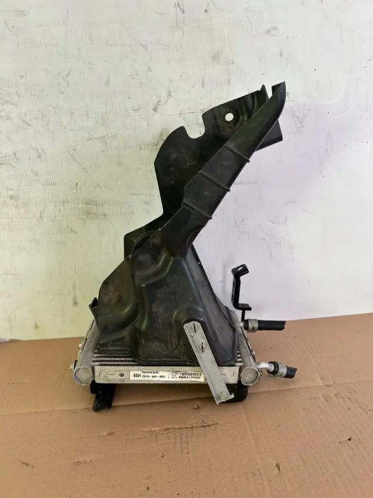 Öljynjäähdytin Honda OE 25510-60H-0031 Käytetty image 2