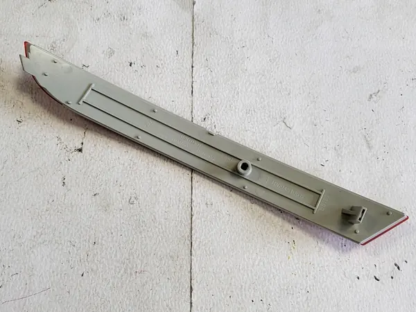 Seat Leon II Puskuriheijastin 06-09 OEM 1P0945106B image 2