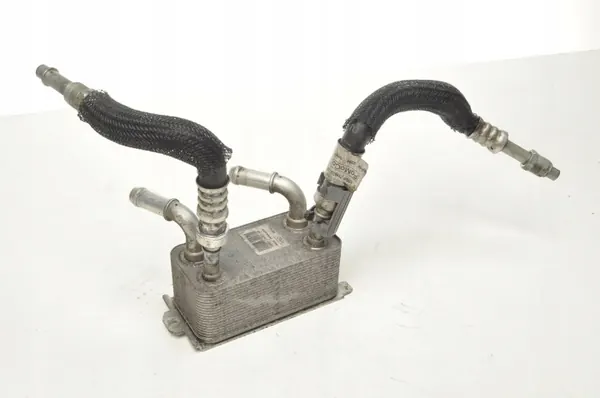 Arrefecedor de óleo Ford Edge OEM DG93-7A095-BB - Usado image 2