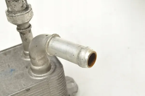 Arrefecedor de óleo Ford Edge OEM DG93-7A095-BB - Usado image 3