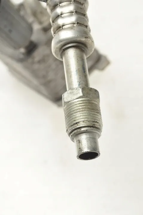 Arrefecedor de óleo Ford Edge OEM DG93-7A095-BB - Usado image 7
