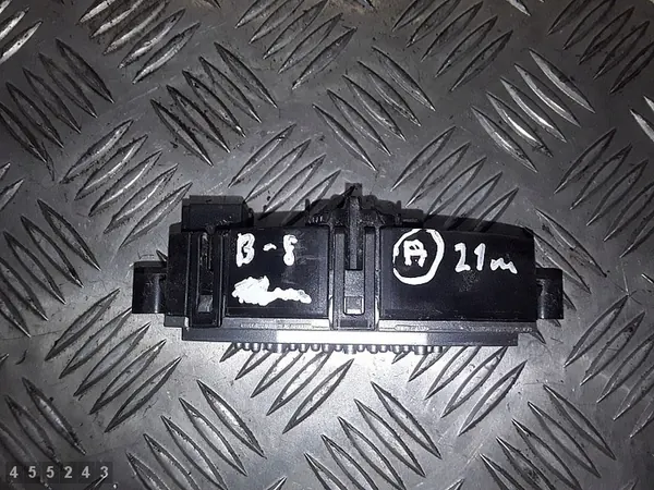 Verwarmingsweerstand Relais VW Passat B8 2021 5q0907521f image 2