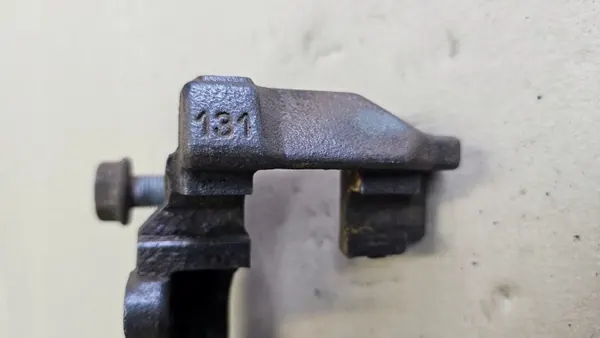 Vorderer Klemmbügel OEM 131 für VW Audi Seat Skoda image 4