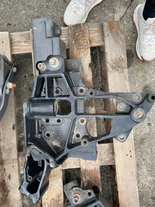 Soporte de bloqueo de cabina Volvo FH4 OEM 21767734 image 2