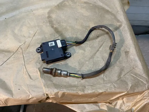 Capteur NOx Jaguar Land Rover OEM 0281006972/973 image 2