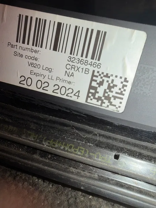 Volvo XC40 etulasi OEM P 32368466 image 3