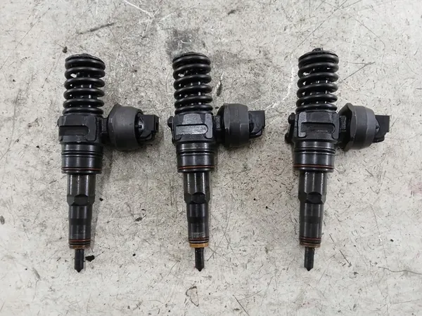 INJETOR VW PASSAT B5 1.9 TDI 038130073AH image 5