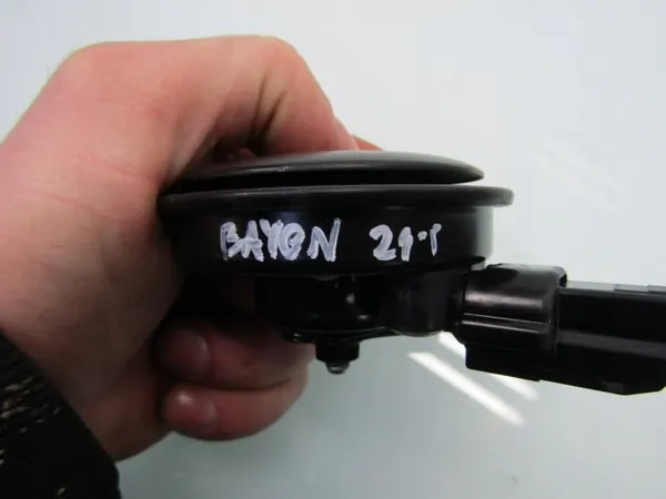 Klaxon OEM 96630-Q0100 pour Hyundai Bayon 24R image 7
