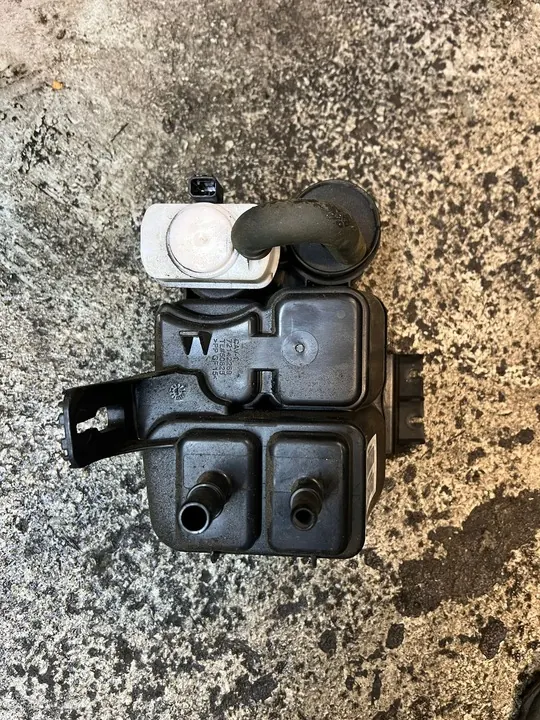 Chrysler Pacifica P52030368AD image 3