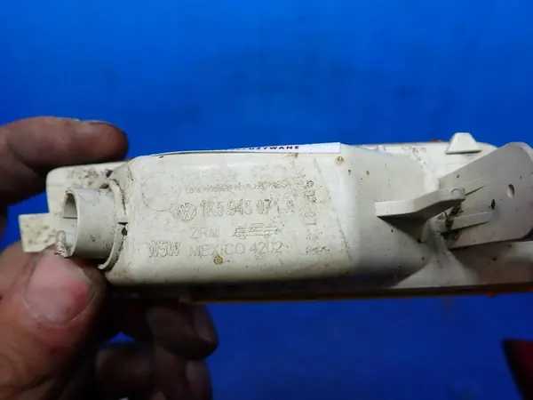 Indicador Esquerdo Para-choque Frontal VW Jetta V image 3