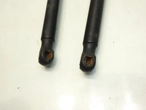 Volvo V60 Bakluckgasdämpare 31297080 image 3