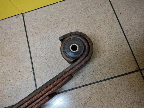 Daewoo Lublin III rechte Hinterfeder OEM RESOR image 7