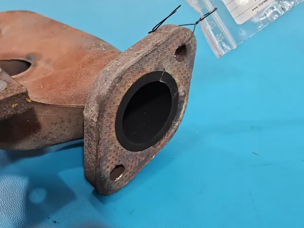 Pakoputken keräin OEM 04781043AC Dodge Caravan 3.3 V6 image 6
