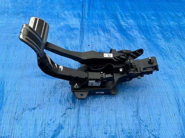 PEUGEOT 208 II GT LINE Elektrische Gas- en Rempedalen image 2