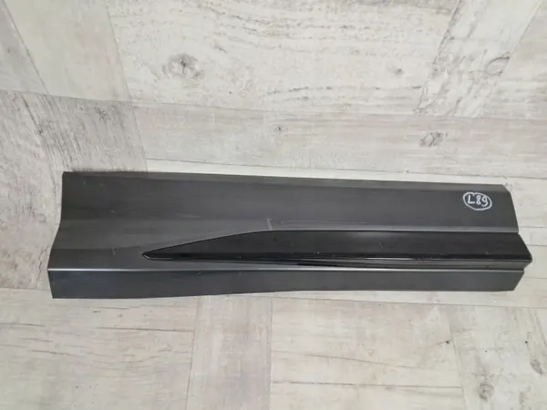 Audi Q3 83A Deurlijst Rechts Achter OEM 83A853970A image 2