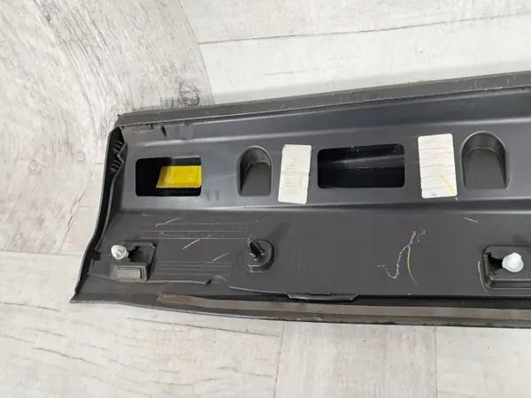 Audi Q3 83A Deurlijst Rechts Achter OEM 83A853970A image 5