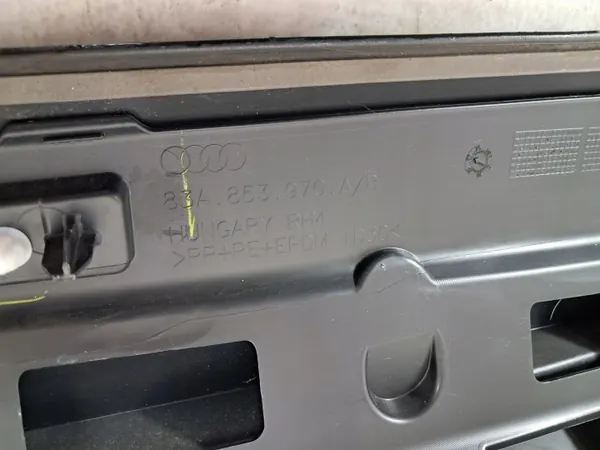 Audi Q3 83A Deurlijst Rechts Achter OEM 83A853970A image 6
