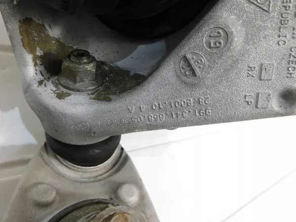 Snodo Anteriore Destro Porsche 911 991 GTS OEM image 8