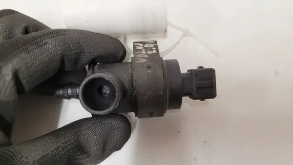 Électrovanne Volvo V50 OEM 8653909 - Occasion image 6