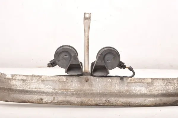 Viga parachoques delantera Audi TT OEM 260383 - Usado image 5