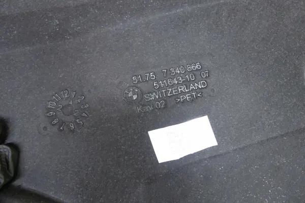 BMW OEM 7340866 Unterbodenblech rechte Seite image 3