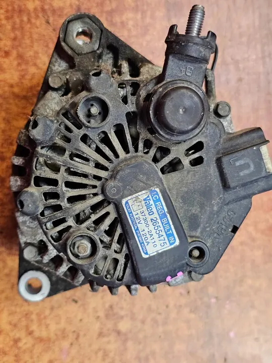 Vaihtovirtageneraattori Hyundai i30 I 1.6 CRDi OEM 37300-2A110 image 2