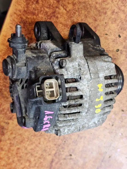 Vaihtovirtageneraattori Hyundai i30 I 1.6 CRDi OEM 37300-2A110 image 4